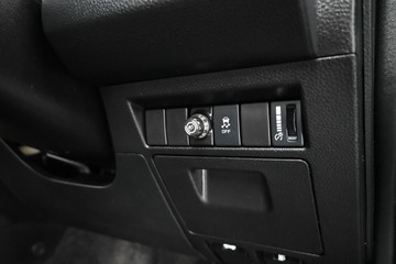 https://dvg-vehicle-assets.s3.amazonaws.com/U19908/1i6yb8okb34ydz7za236ypcc6.jpg