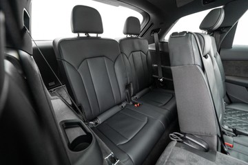https://dvg-vehicle-assets.s3.amazonaws.com/U19910/4zzxvbnbfznz5gj4ckq01wx3k.jpg