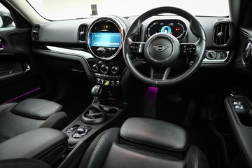 https://dvg-vehicle-assets.s3.amazonaws.com/U19926/bxnknsewfsxfqjl1aguk7w5hh.jpg