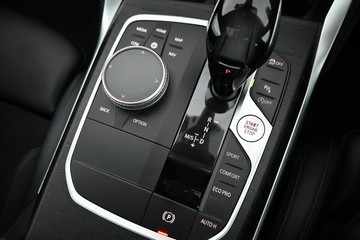 https://dvg-vehicle-assets.s3.amazonaws.com/U19928/cmmsyqz3msbzpun67ukp0xcza.jpg