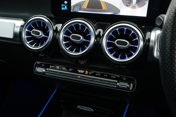 https://dvg-vehicle-assets.s3.amazonaws.com/U19936/1dp19z1j0sv016frton1r5w34.jpg
