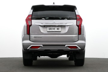 https://dvg-vehicle-assets.s3.amazonaws.com/U19941/2hdssl98bdgllsllnwv89lhzf.jpg