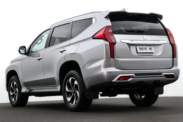 https://dvg-vehicle-assets.s3.amazonaws.com/U19941/3c05j5u0u73for3reju2nlrv5.jpg