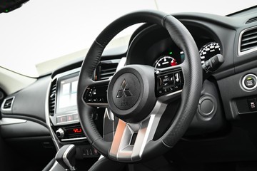 https://dvg-vehicle-assets.s3.amazonaws.com/U19941/b4i5t9ob1d36llg1qc7lzob1p.jpg