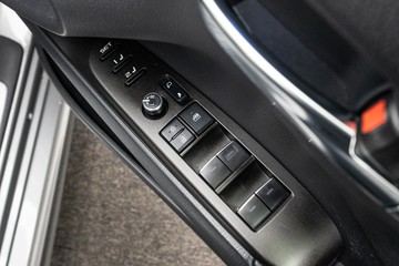 https://dvg-vehicle-assets.s3.amazonaws.com/U19944/7qmwb7h7d57nkjdhv8sedl8p.jpg