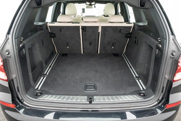 https://dvg-vehicle-assets.s3.amazonaws.com/U19963/9oopx89da5zm9qm01wh82jt2q.jpg