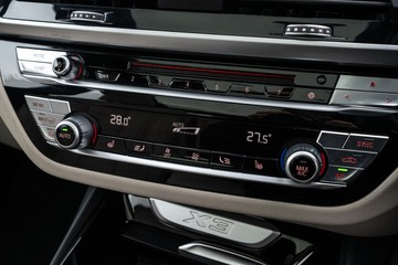 https://dvg-vehicle-assets.s3.amazonaws.com/U19963/dziqclb0lp69kh46f5is5lffp.jpg