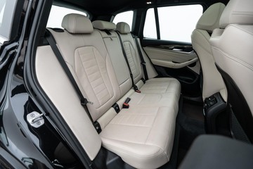 https://dvg-vehicle-assets.s3.amazonaws.com/U19963/nvyxa25sumz0tb59wb90d2l3.jpg