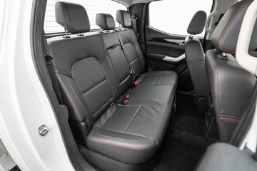 https://dvg-vehicle-assets.s3.amazonaws.com/U19964/ejw6zzivr7ay0lclhwqa5q0p8.jpg