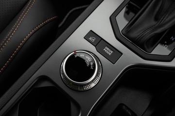 https://dvg-vehicle-assets.s3.amazonaws.com/U19969/e55csq0jd9cjqeyu3ohzv7znv.jpg