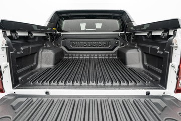 https://dvg-vehicle-assets.s3.amazonaws.com/U19969/e90qof7ry9a0b19mfxus6nuys.jpg
