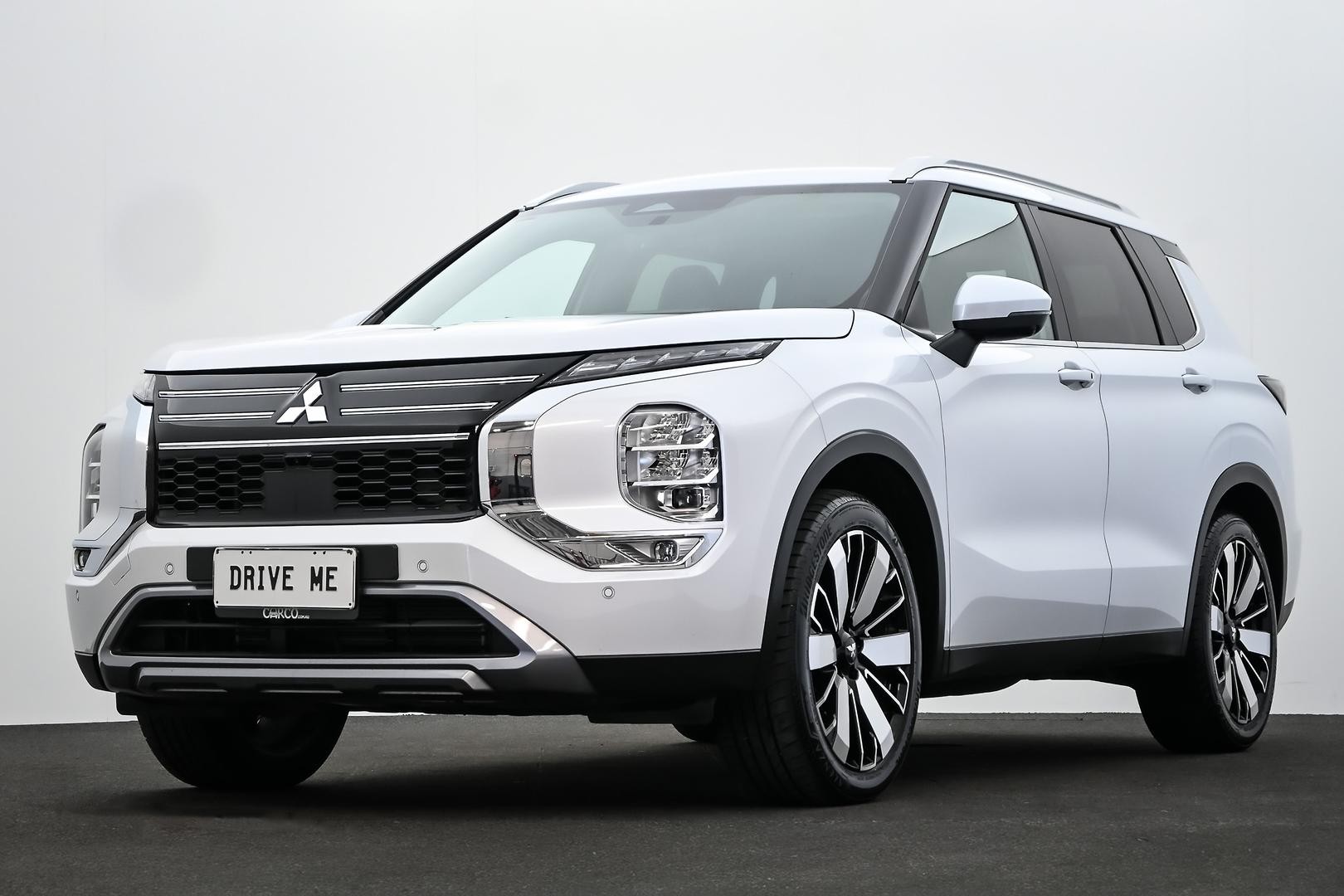 Mitsubishi Outlander image 1