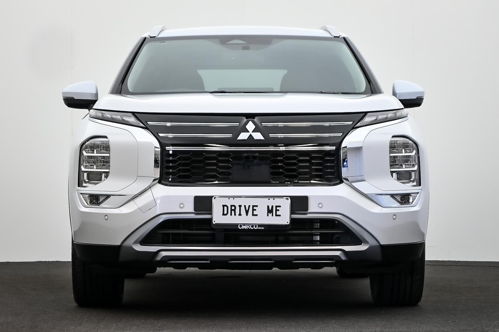 Mitsubishi Outlander image 2