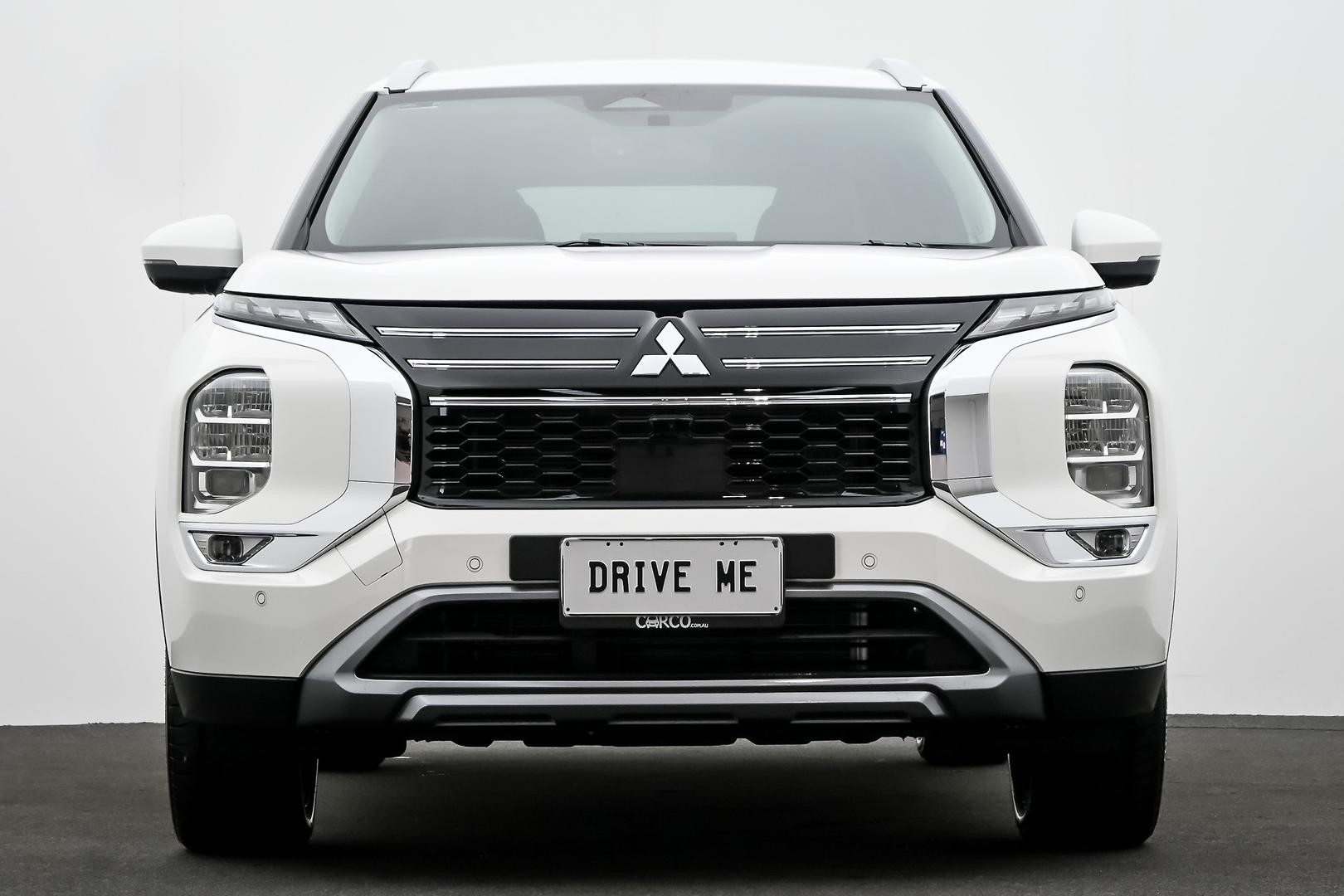 Mitsubishi Outlander image 2