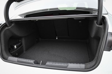 https://dvg-vehicle-assets.s3.amazonaws.com/U19984/6pwl9ngx3f17t5ro6y12wu2r8.jpg