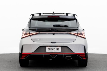 https://dvg-vehicle-assets.s3.amazonaws.com/U19985/cnhtm0x5ryy4mc1q796qdi936.jpg