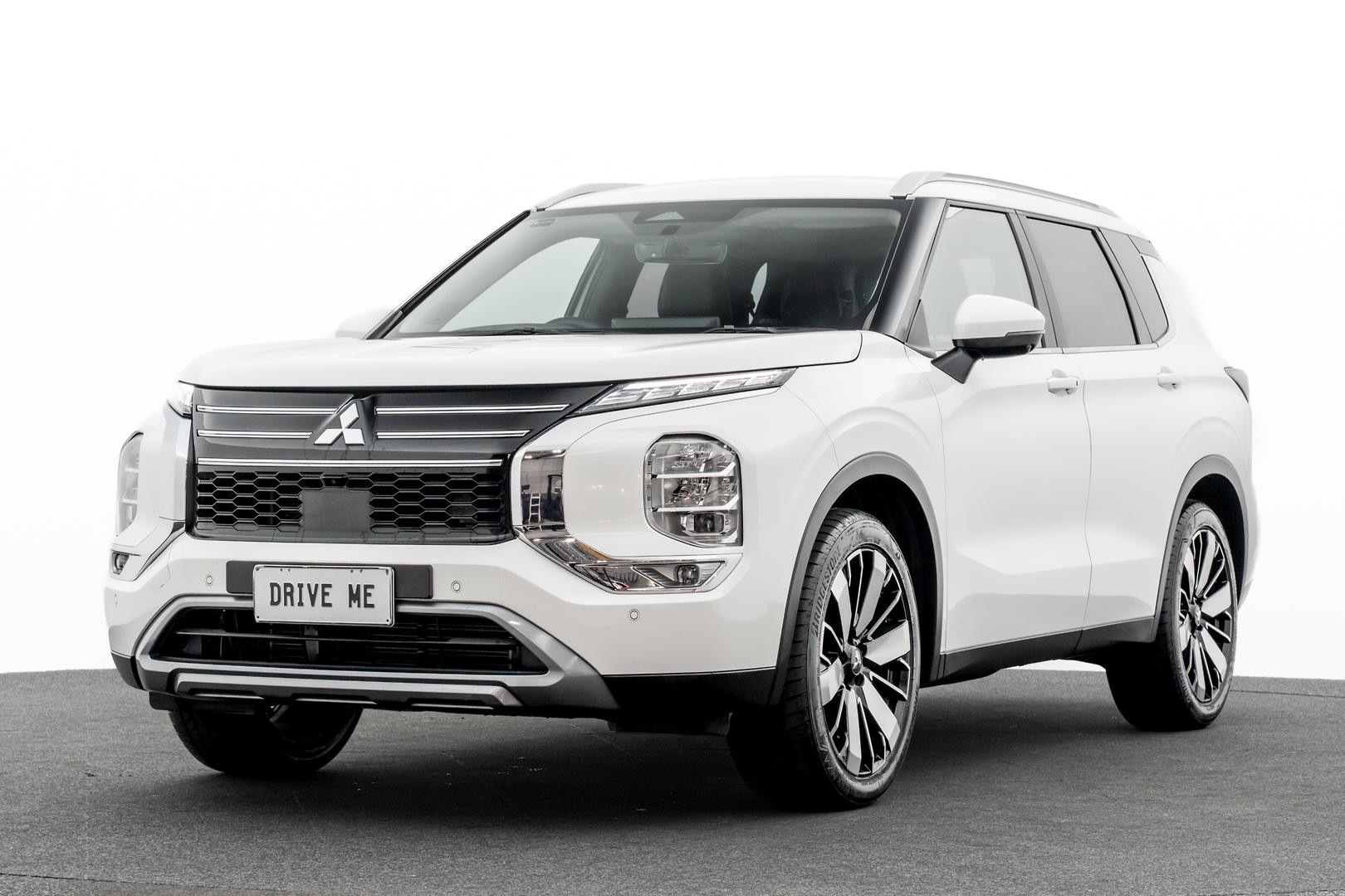 Mitsubishi Outlander image 1