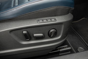 https://dvg-vehicle-assets.s3.amazonaws.com/U19997/6wo3q1cdc19n3qns7s8nc5oyg.jpg