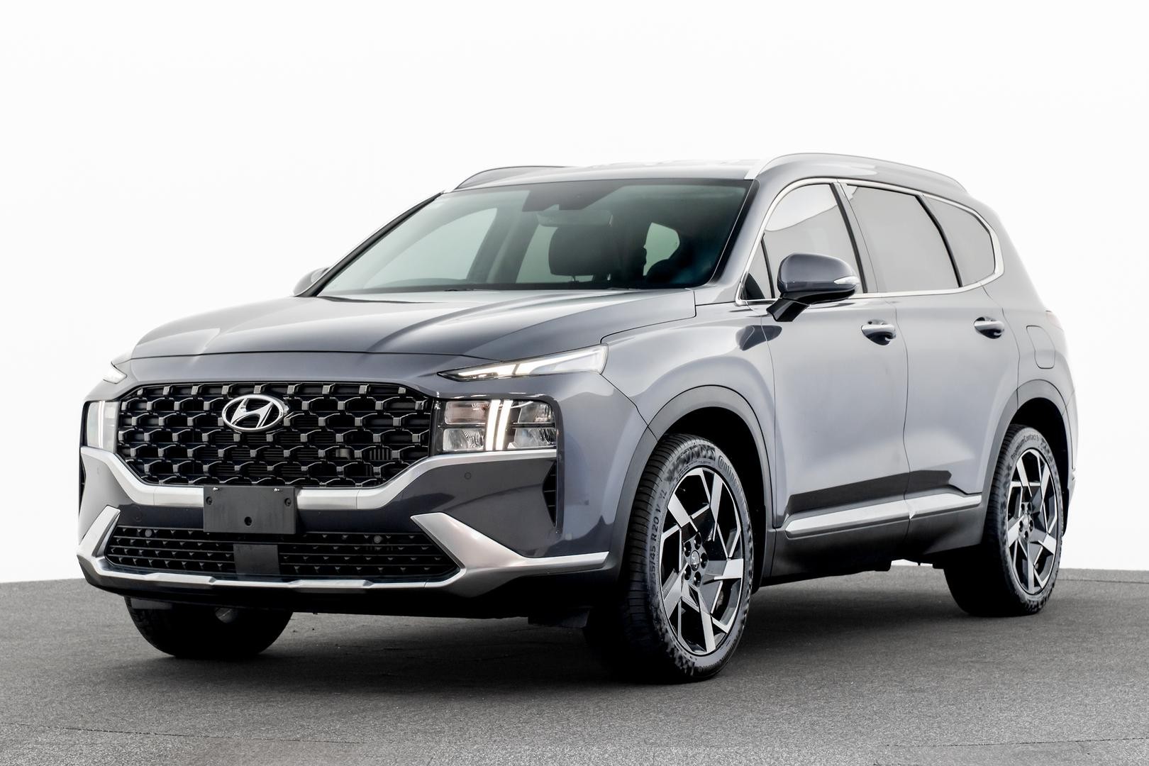 Hyundai Santa Fe image 1