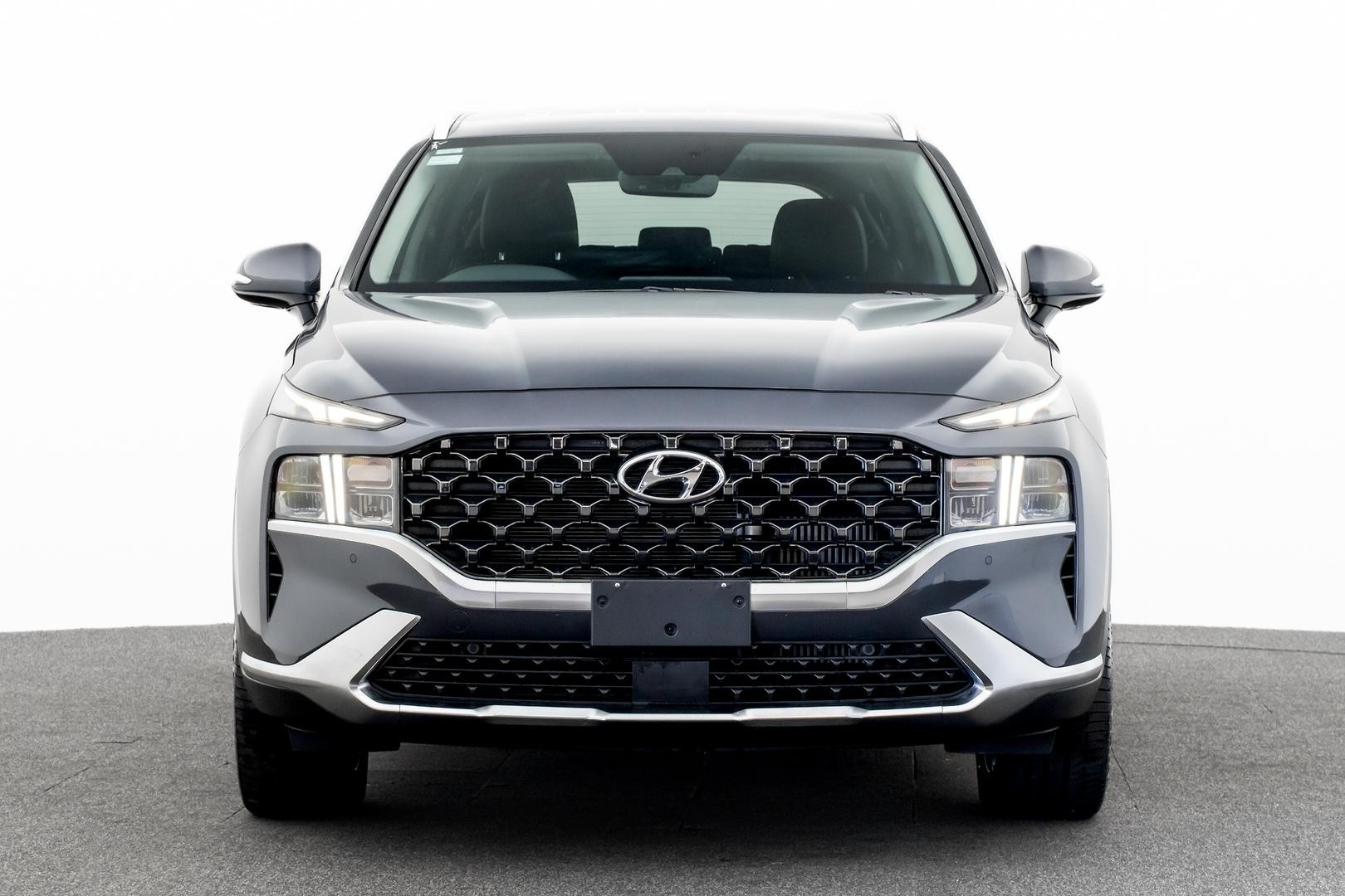 Hyundai Santa Fe image 2