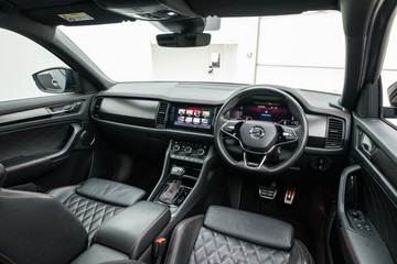 https://dvg-vehicle-assets.s3.amazonaws.com/U20003/8mzdfvuc36y5m1mecrdwn4xlt.jpg