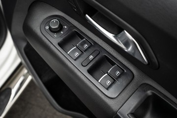 https://dvg-vehicle-assets.s3.amazonaws.com/U20007/1a0qneer60tb6b4wkoz2fiky1.jpg