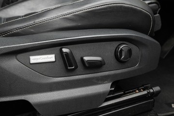 https://dvg-vehicle-assets.s3.amazonaws.com/U20007/2t1uyaoiee4114mh05xciu8a0.jpg