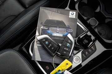 https://dvg-vehicle-assets.s3.amazonaws.com/U20012/ehyxd4n8be8u1c09pw2wa9xf7.jpg