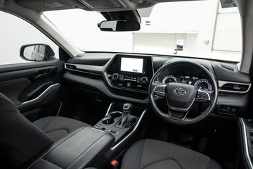 https://dvg-vehicle-assets.s3.amazonaws.com/U20014/5cxujt8mlozoo4bqakdddaxw4.jpg