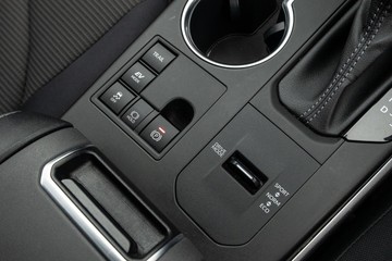 https://dvg-vehicle-assets.s3.amazonaws.com/U20014/bjuok7ln1q9nd0kzccfbtwtq2.jpg