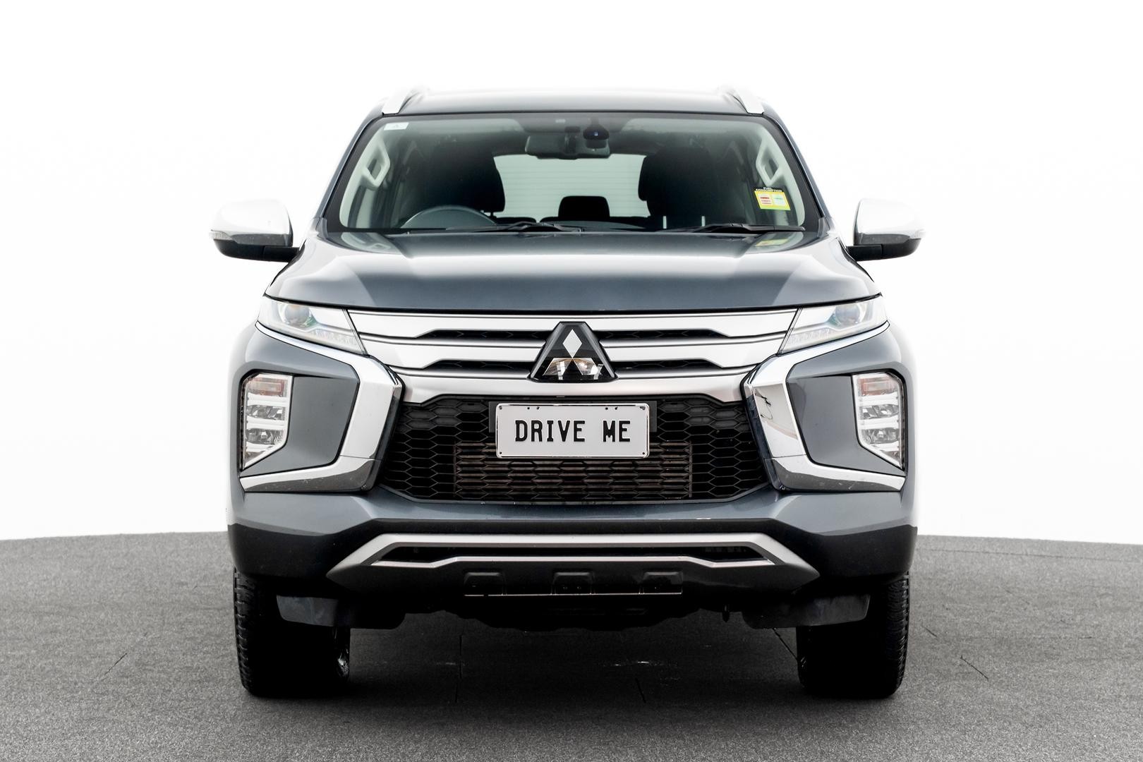 Mitsubishi Pajero Sport image 3