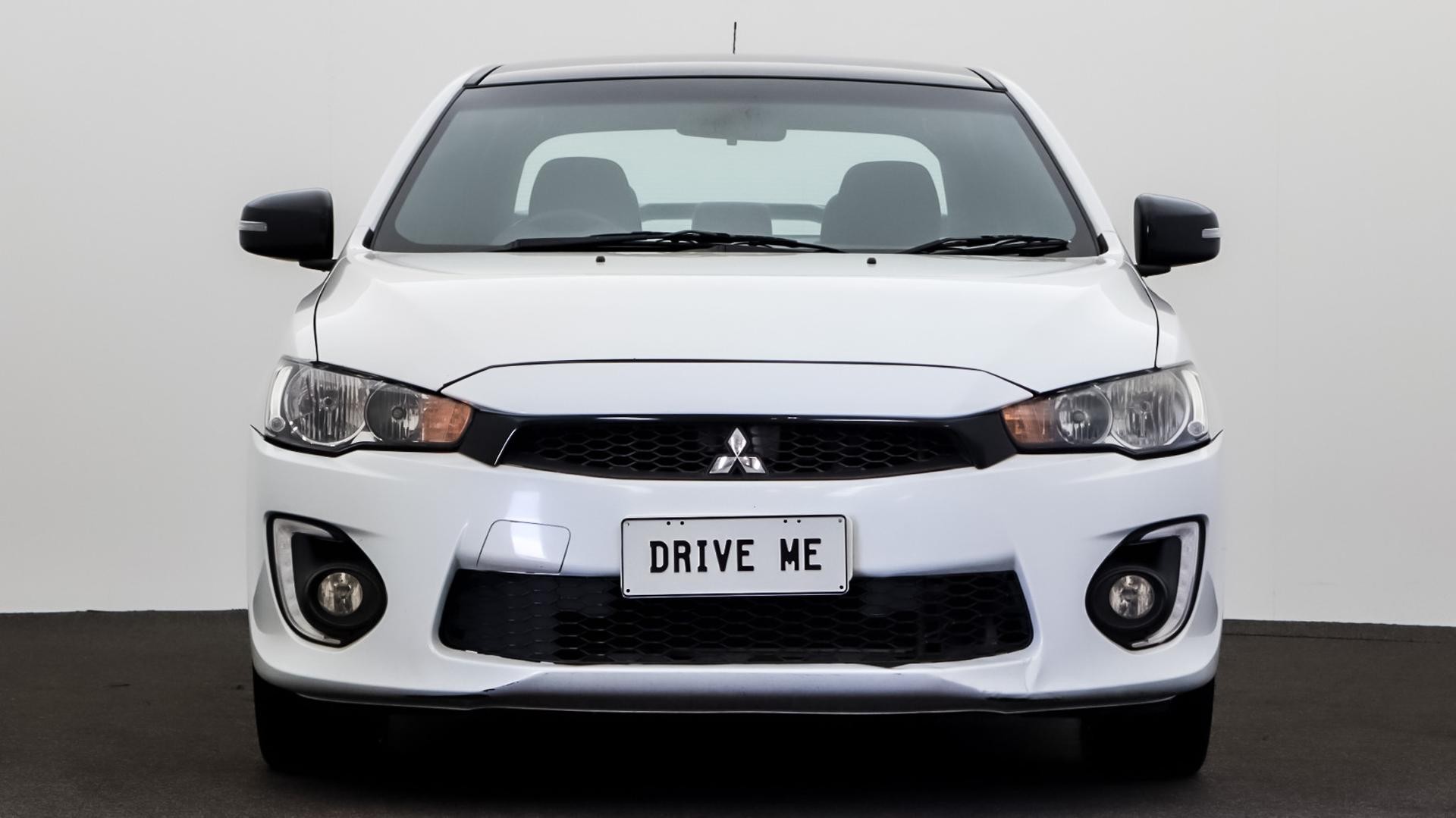 Mitsubishi Lancer image 2