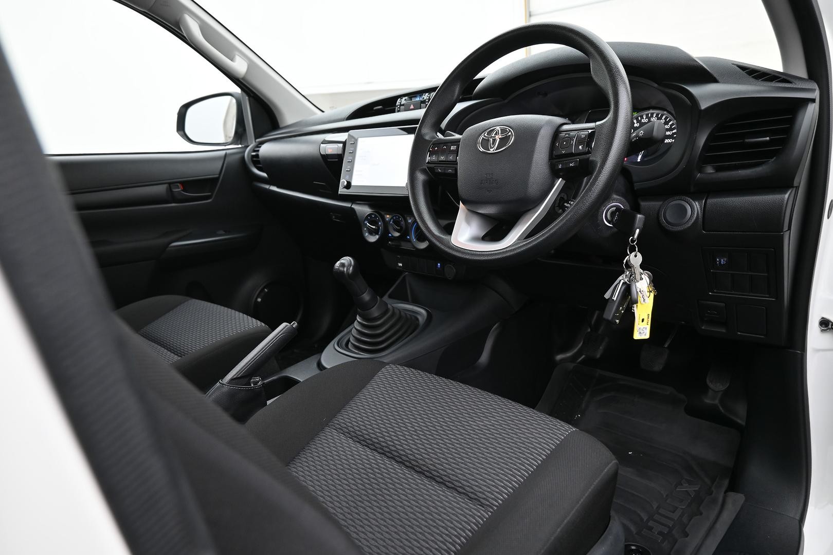 Toyota Hilux image 4