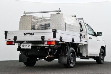 https://dvg-vehicle-assets.s3.amazonaws.com/U20029/eglyh70lg5kev7u97dlr4b79l.jpg