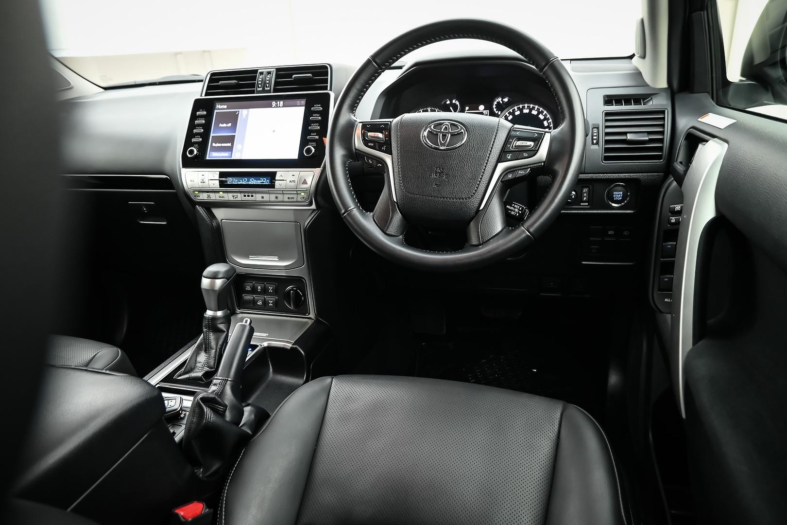 Toyota Landcruiser Prado image 4