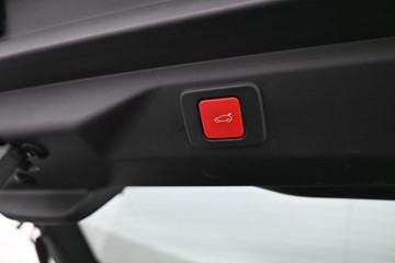 https://dvg-vehicle-assets.s3.amazonaws.com/U20033/4jains7dxgr7gdz9xsuxr4t5p.jpg