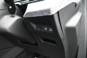 https://dvg-vehicle-assets.s3.amazonaws.com/U20033/a6uy3riftke5aa7trjzznk1wj.jpg