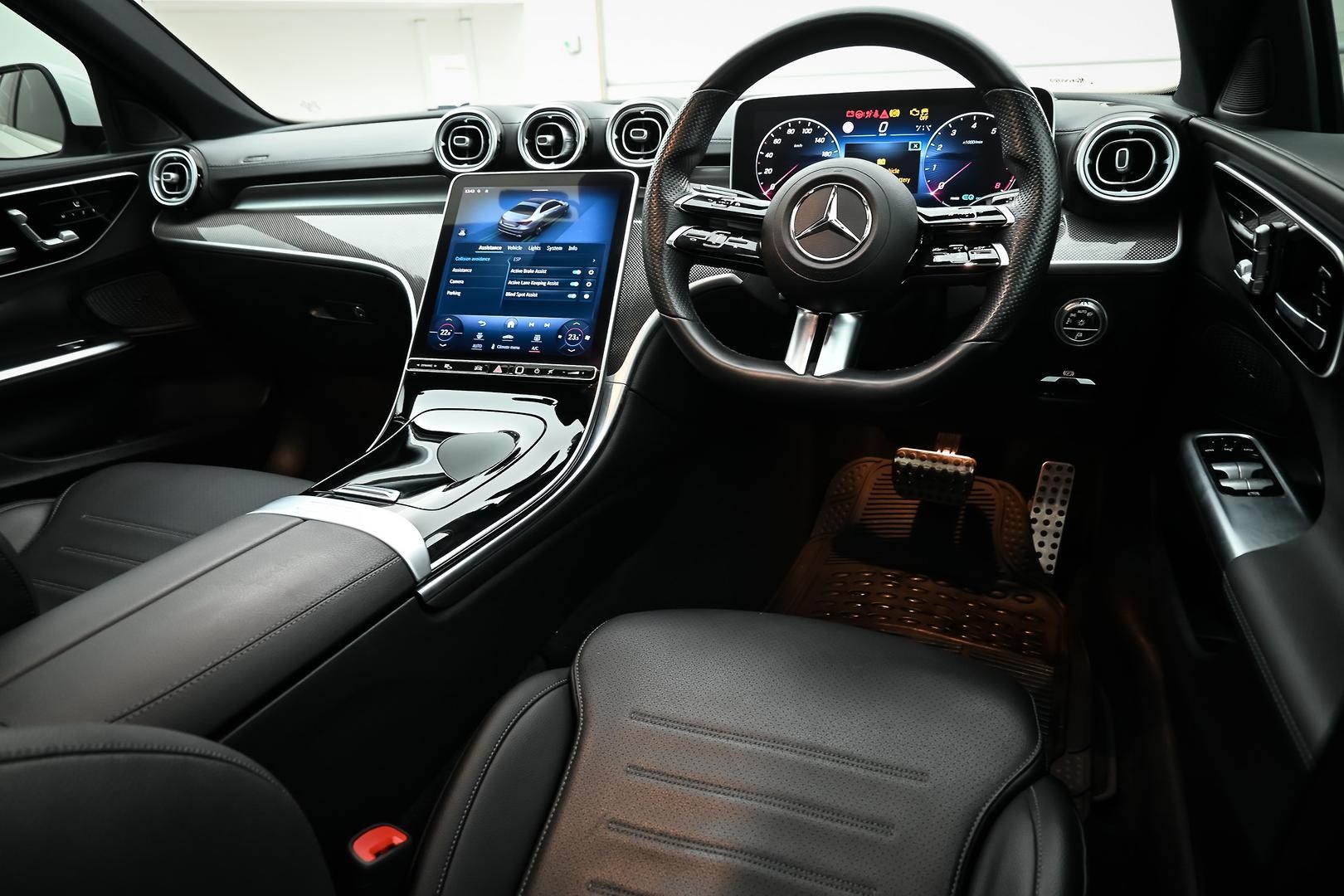 Mercedes Benz C-class image 4