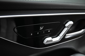 https://dvg-vehicle-assets.s3.amazonaws.com/U20037/6qrh5ake8hbl9xbi5424j3w78.jpg