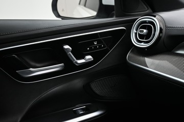 https://dvg-vehicle-assets.s3.amazonaws.com/U20037/7hv5x0ak6d0q9lf2fn4zefy7k.jpg