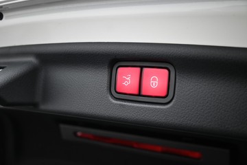 https://dvg-vehicle-assets.s3.amazonaws.com/U20037/h8f8y3zahdddwd1dcrsoegch.jpg