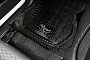 https://dvg-vehicle-assets.s3.amazonaws.com/U20038/21y3jk9vteenh6z3travu3p6m.jpg