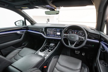 https://dvg-vehicle-assets.s3.amazonaws.com/U20040/3owp9icb6jt0b95qd3vnvq4im.jpg