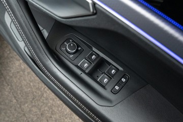 https://dvg-vehicle-assets.s3.amazonaws.com/U20040/b01yj7gmdrd9km7furgdk0tzp.jpg