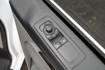 https://dvg-vehicle-assets.s3.amazonaws.com/U20041/25mqgt2l0gpj631m4daaj136f.jpg