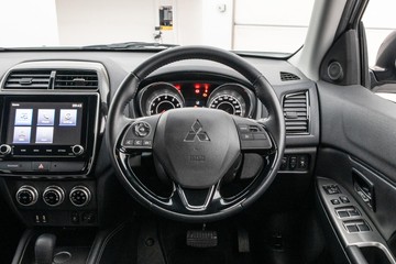 https://dvg-vehicle-assets.s3.amazonaws.com/U20052/2dmk5ennp0z6ekcm1msc813mj.jpg