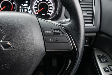 https://dvg-vehicle-assets.s3.amazonaws.com/U20052/2qh18dhrqsol86g7e24l2n42n.jpg