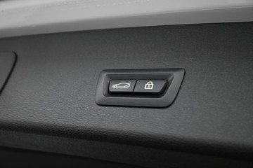 https://dvg-vehicle-assets.s3.amazonaws.com/U20067/elv8jjhoad57rerup25qtju8r.jpg