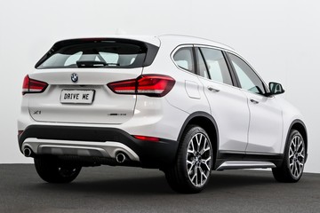 https://dvg-vehicle-assets.s3.amazonaws.com/U20067/f2las7lx8v0ry4qurh181pt24.jpg