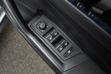 https://dvg-vehicle-assets.s3.amazonaws.com/U20070/9b2uitv3k4kcmb5tt3ihyxdcm.jpg